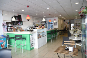 Alma De Cafe inside