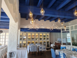 La Taverna Del Mar inside