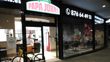 Papa John's Pizza Gomez Laguna outside