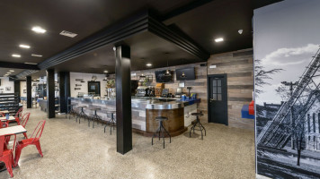 Cafeteria Argales inside
