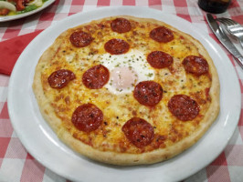 La Pizza Italia food