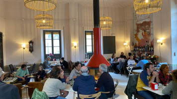 El Cafe De La Concordia inside