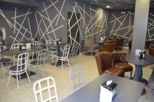 Cafe Mayor inside