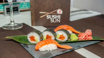 Sunshine Tapas, Sushi Mas food