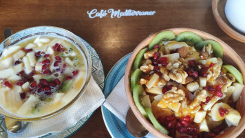 Cafe Mediterraneo food