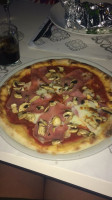 La Nostra Pizza food