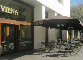 Viena Gran Via outside