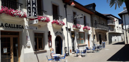 La Gallega outside