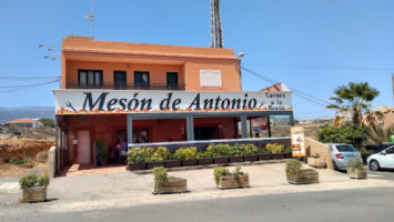 Meson De Antonio outside