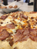Domino's Pizza Manresa food