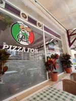 Pizza Fon outside