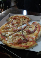 Pizza Via Santa Maria food