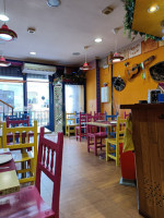 Restaurante La Rodaja inside