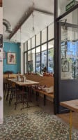 Cafe Babel Torrelodones inside