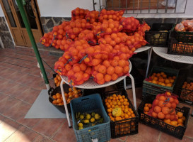 Los Naranjos food
