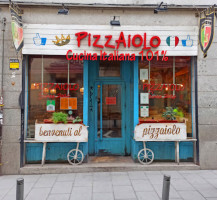 Pizzaiolo outside