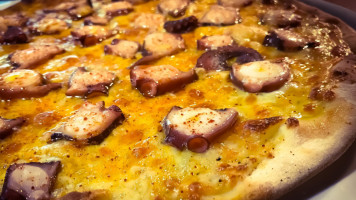 La Pizza Del Pont. food