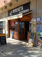 La Moreneta outside