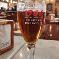 Cervecería Cruz Blanca food