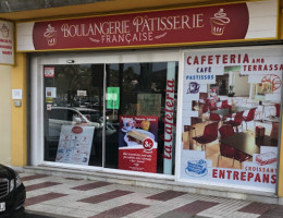 Boulangerie Patisserie Francaise outside