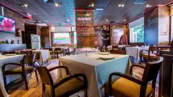 La Cantina inside