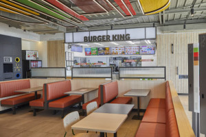 Burger King Av. Los Playeros inside