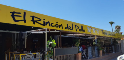 El Rincon Del Pollo outside