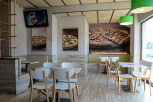 Telepizza Av. Primero Mayo food