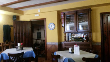 El Meson inside