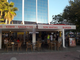 El Mecca Pianobar food