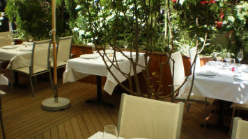 Restaurant Les Maries food