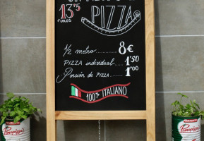 Pizzeria Piazza Roma outside