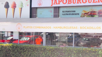 Japoburguer outside