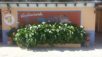 El Molinet outside