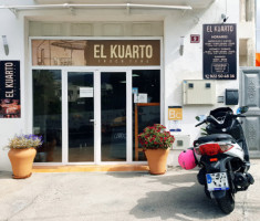 El Kuarto outside