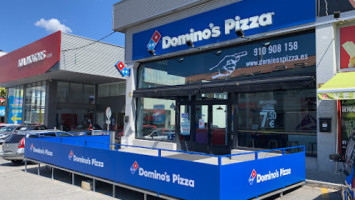 Domino's Pizza Juan Carlos I outside