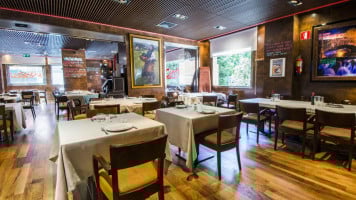 La Cantina inside