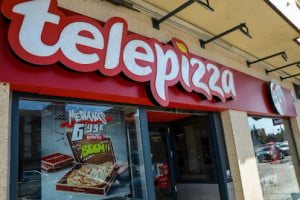 Telepizza Av. Primero Mayo outside