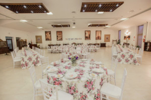 Catering La Gran Familia inside