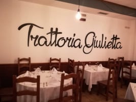 Trattoria Giulietta inside