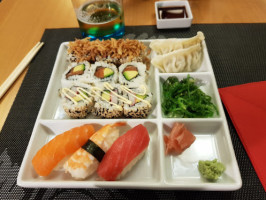 Maku Sushi food