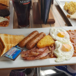 The Tavern Extérieur