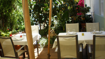 Restaurant Les Maries food