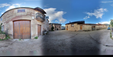 Panaderia Alonso outside