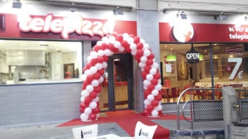 Pizza Hut San Cosme inside