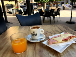 Cafeteria Tertulia food