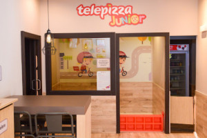 Telepizza Ororbia outside