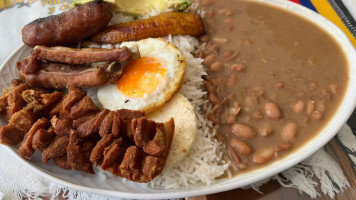 Rinconcito Colombiano food