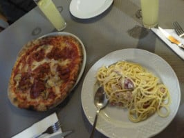 Giovanni's food