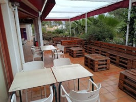 El Jardin inside